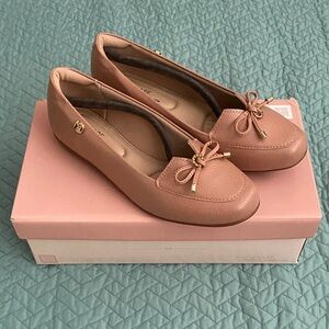 Modare Women's Tan Loafers Size: 6 NWT